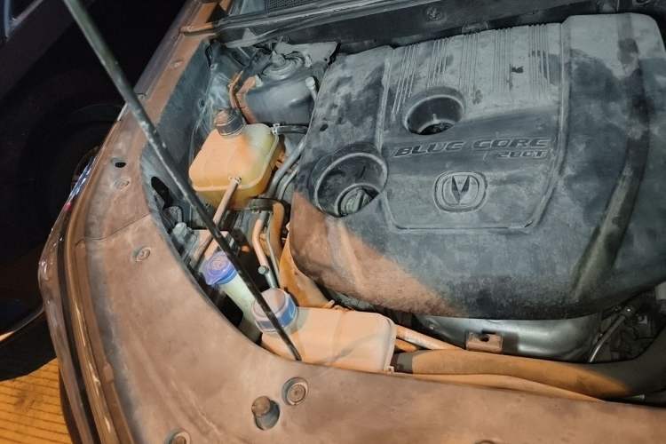 Used CHANGAN CS75 PLUS 2021 1.5T Automatic Luxury Version Engine Bay Right