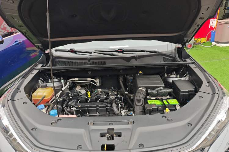 Used CHANGAN CS75 PLUS 2021 1.5T Automatic Elite Edition Engine Bay