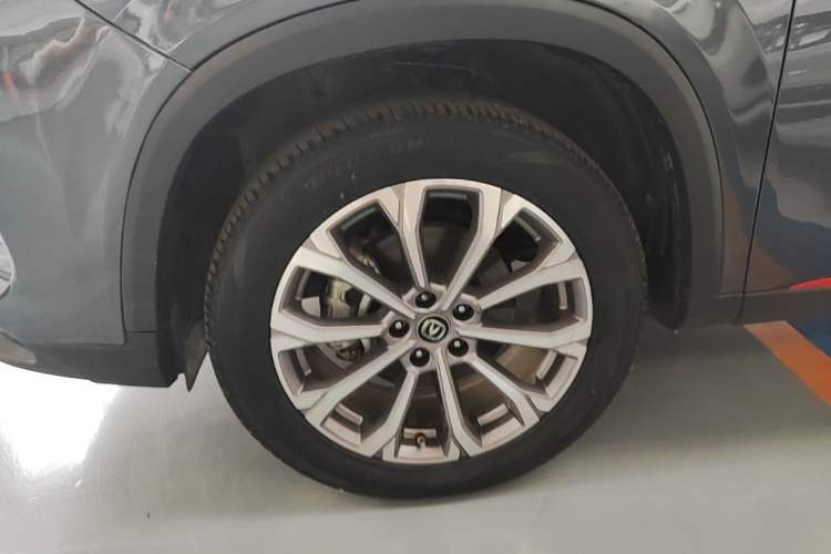 Used CHANGAN CS75 PLUS 2021 2.0T Automatic Pilot Version Exterior 4