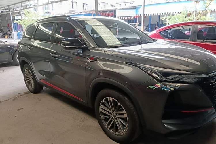 Used CHANGAN CS75 PLUS 2021 1.5T Automatic Luxury Version Front Right 45 Deg