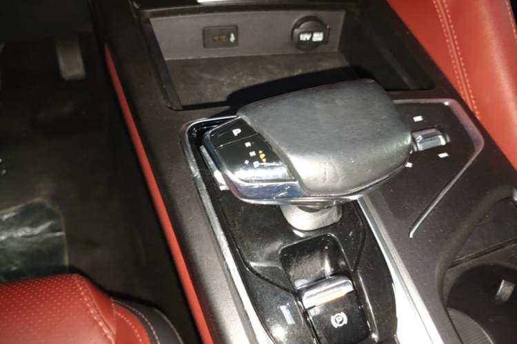 Used CHANGAN CS75 PLUS 2021 2.0T Automatic Pilot Version Gear Lever