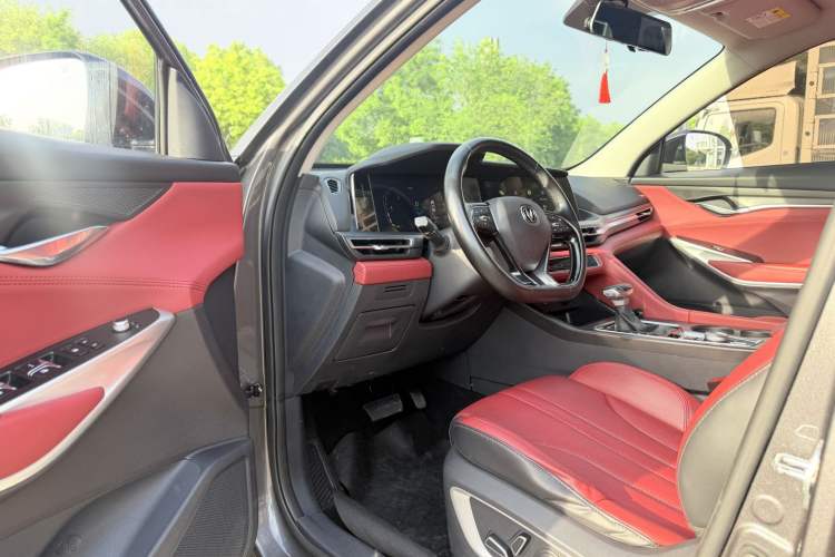 Used CHANGAN CS75 PLUS 2021 1.5T Automatic Luxury Version Interior 1