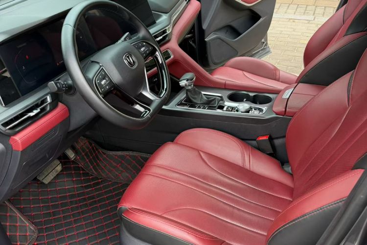 Used CHANGAN CS75 PLUS 2021 1.5T Automatic Luxury Version Interior 2