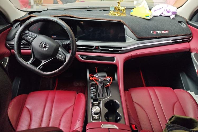 Used CHANGAN CS75 PLUS 2021 1.5T Automatic Luxury Version Interior 2