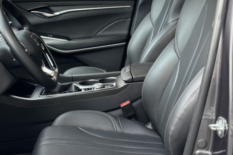 Used CHANGAN CS75 PLUS 2021 1.5T Automatic Luxury Version Interior 3