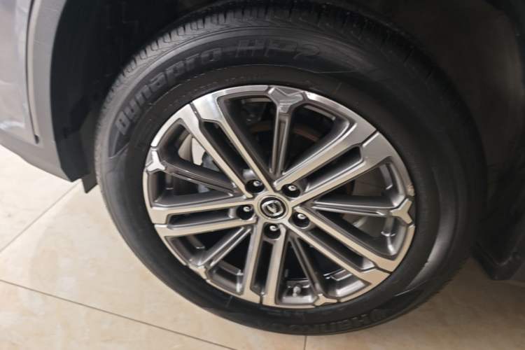 Used CHANGAN CS75 PLUS 2021 1.5T Automatic Luxury Version Left Front Wheel Hub