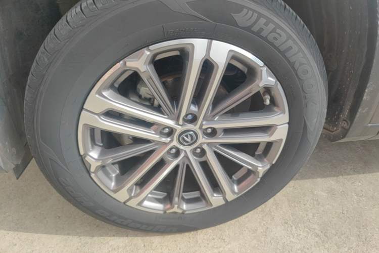 Used CHANGAN CS75 PLUS 2021 1.5T Automatic Prestige Model Left Front Wheel Hub
