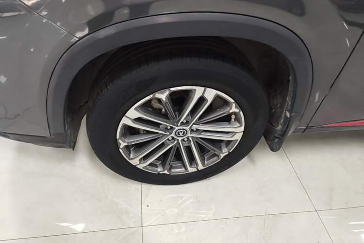Used CHANGAN CS75 PLUS 2021 1.5T Automatic Prestige Model Left Front Wheel Hub