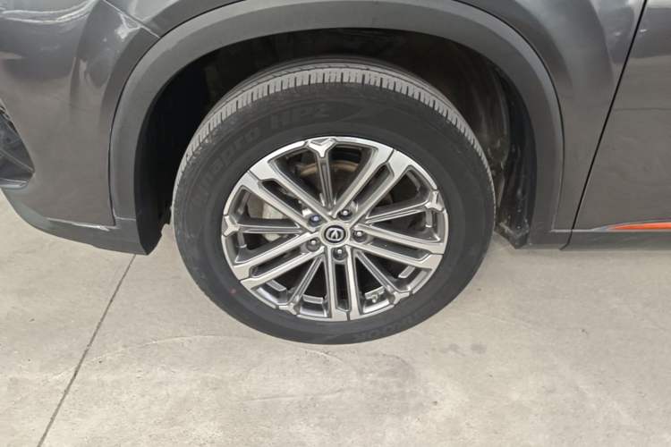 Used CHANGAN CS75 PLUS 2021 1.5T Automatic Prestige Model Left Front Wheel Hub