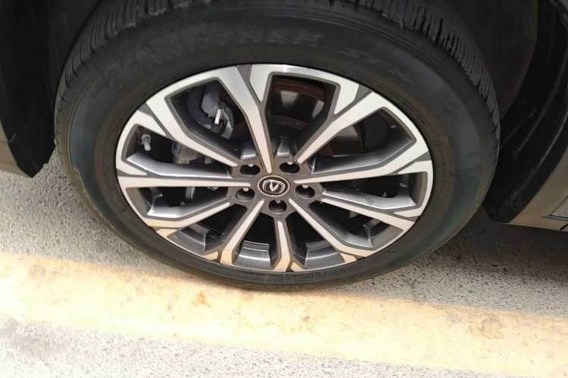 Used CHANGAN CS75 PLUS 2021 2.0T Automatic Flagship Edition Left Front Wheel Hub