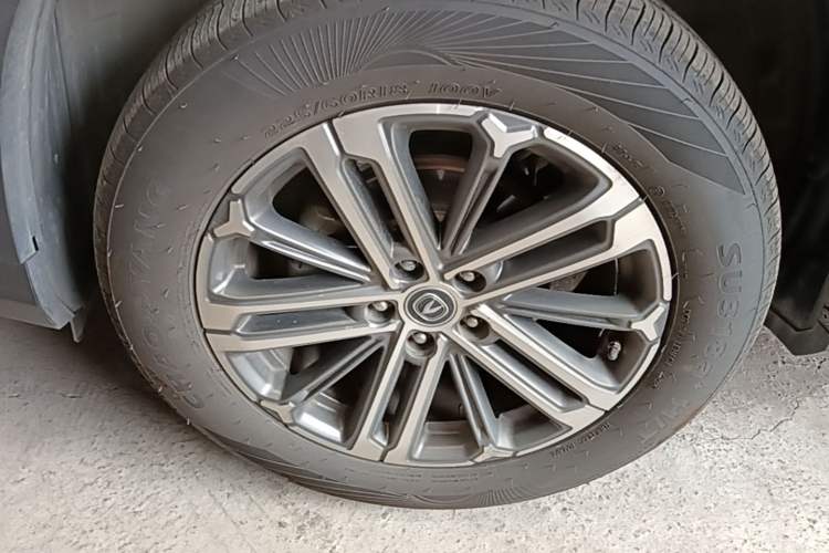 Used CHANGAN CS75 PLUS 2021 1.5T Automatic Luxury Version Left Front Wheel Hub