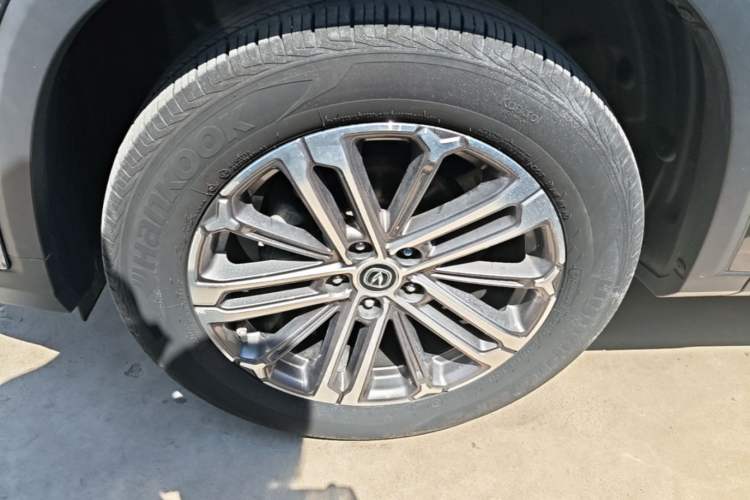 Used CHANGAN CS75 PLUS 2021 1.5T Automatic Prestige Model Left Front Wheel Hub