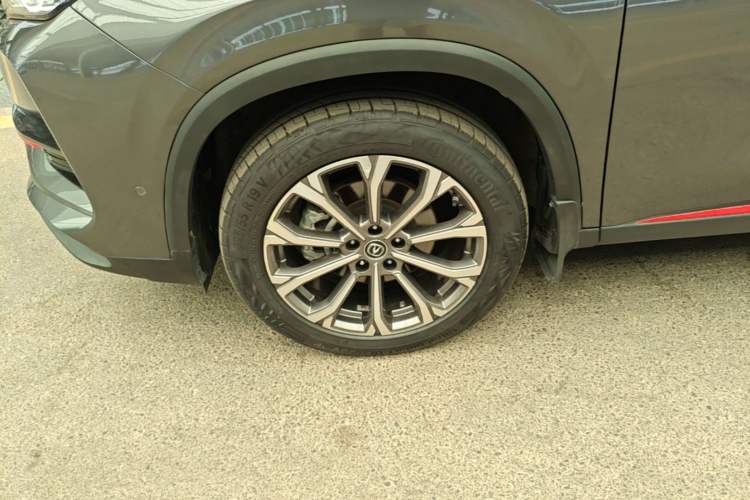 Used CHANGAN CS75 PLUS 2021 2.0T Automatic Flagship Edition Left Front Wheel Hub