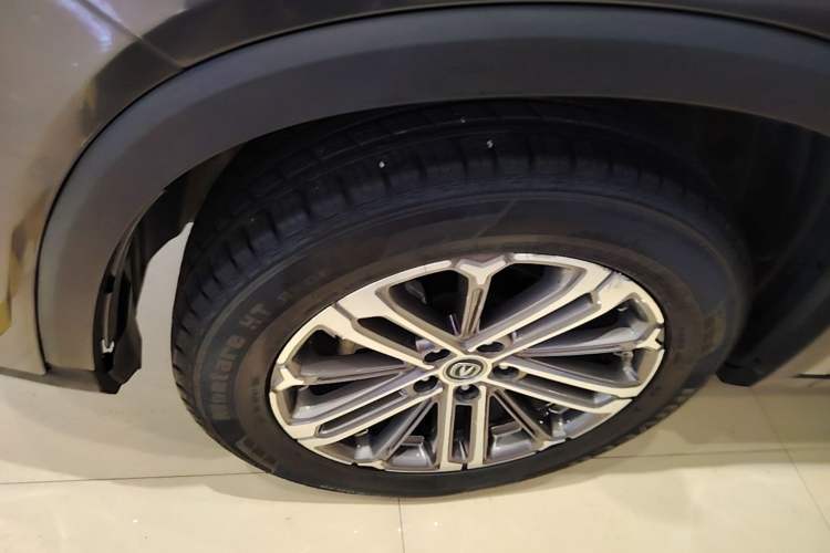 Used CHANGAN CS75 PLUS 2021 1.5T Automatic Luxury Version Left Front Wheel Hub
