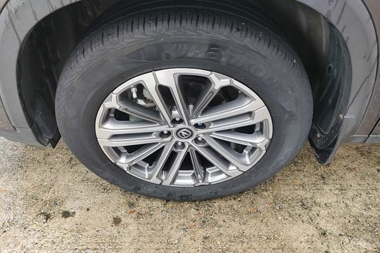 Used CHANGAN CS75 PLUS 2021 1.5T Automatic Luxury Version Left Front Wheel Hub