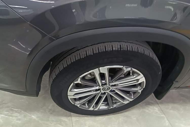 Used CHANGAN CS75 PLUS 2021 1.5T Automatic Prestige Model Left Front Wheel Hub