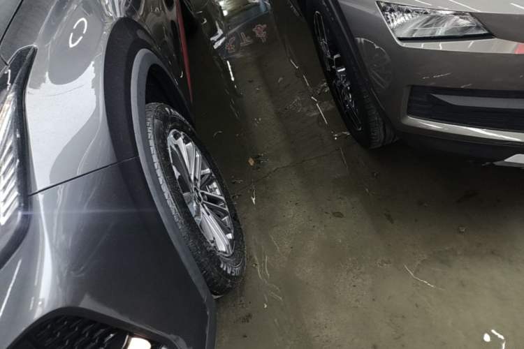 Used CHANGAN CS75 PLUS 2021 1.5T Automatic Luxury Version Left Front Wheel Hub