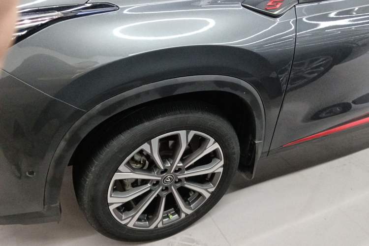 Used CHANGAN CS75 PLUS 2021 2.0T Automatic Flagship Edition Left Front Wheel Hub