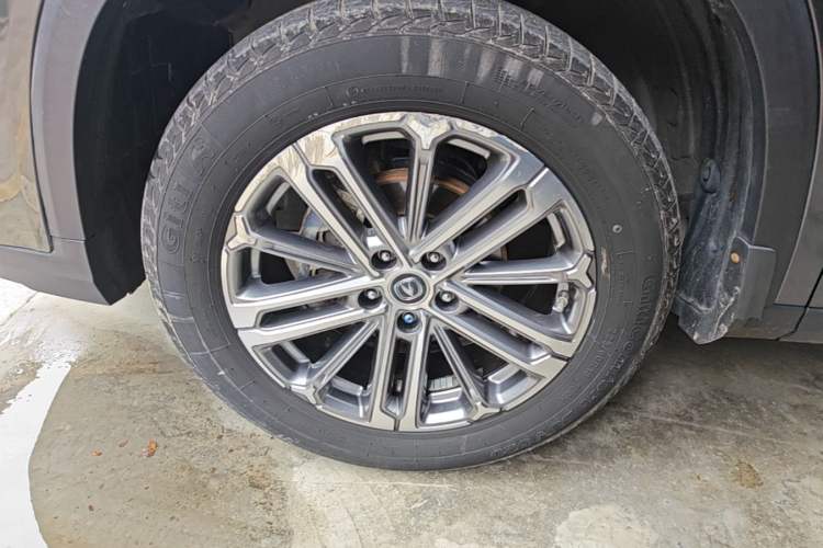 Used CHANGAN CS75 PLUS 2021 1.5T Automatic Prestige Model Left Front Wheel Hub