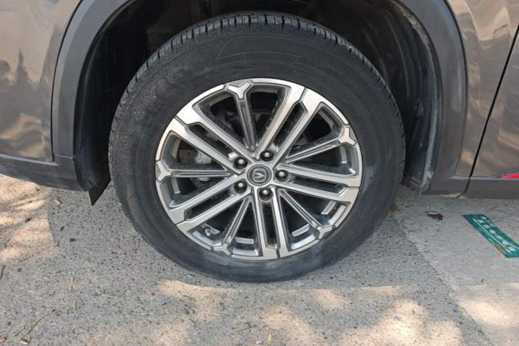 Used CHANGAN CS75 PLUS 2021 1.5T Automatic Prestige Model Left Front Wheel Hub