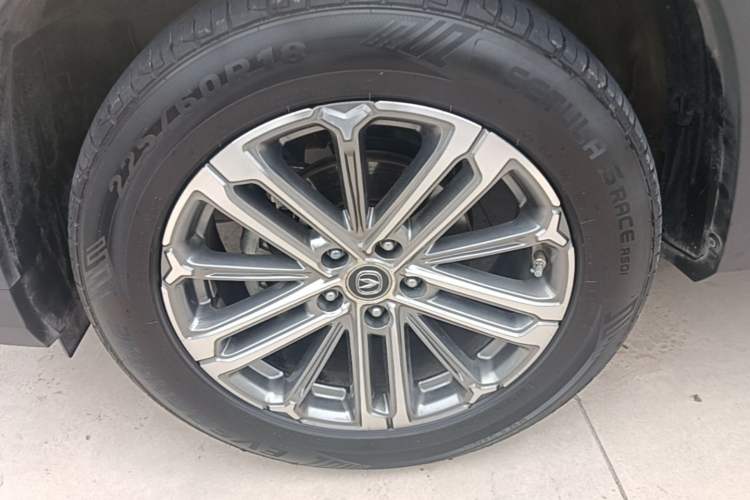 Used CHANGAN CS75 PLUS 2021 1.5T Automatic Pioneer Model Left Front Wheel Hub