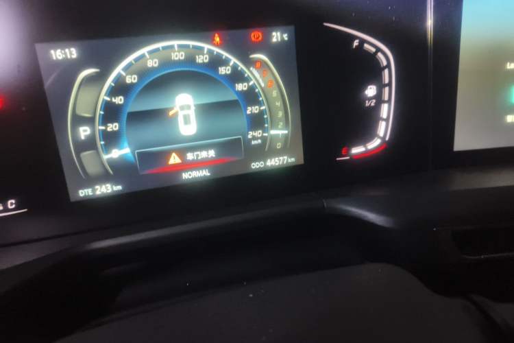 Used CHANGAN CS75 PLUS 2021 1.5T Automatic Pioneer Model Odometer Close Up