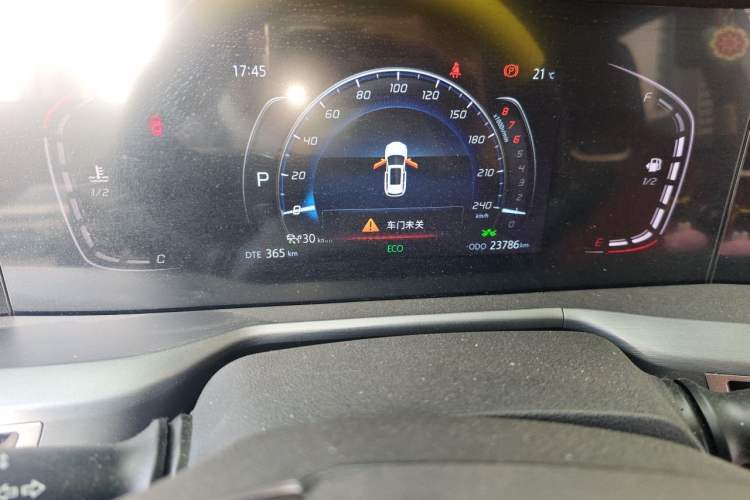 Used CHANGAN CS75 PLUS 2021 1.5T Automatic Prestige Model Odometer Close Up