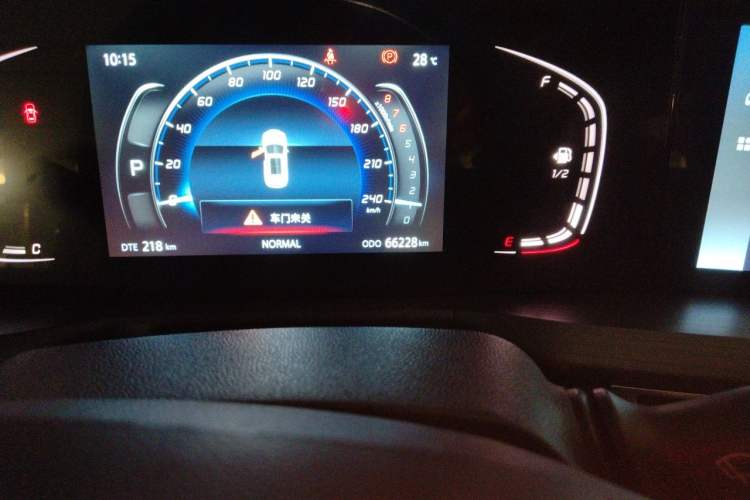 Used CHANGAN CS75 PLUS 2021 1.5T Automatic Luxury Version Odometer Close Up