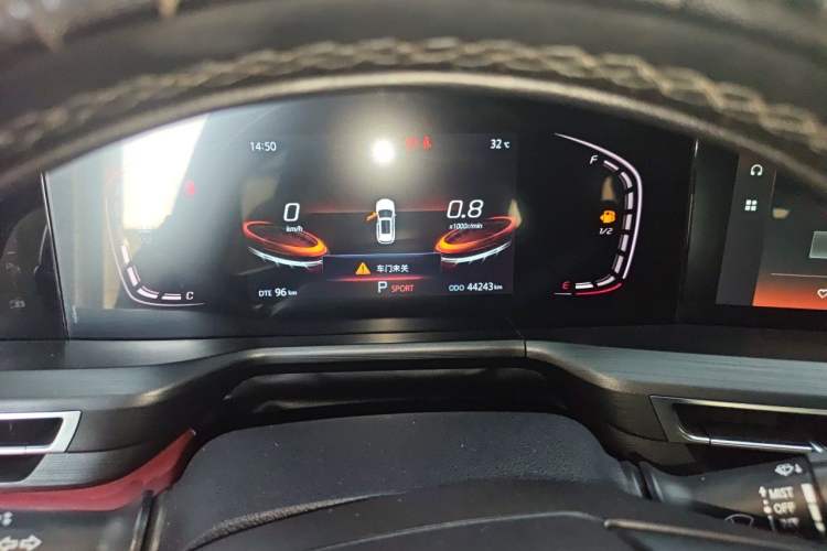 Used CHANGAN CS75 PLUS 2021 1.5T Automatic Luxury Version Odometer Close Up