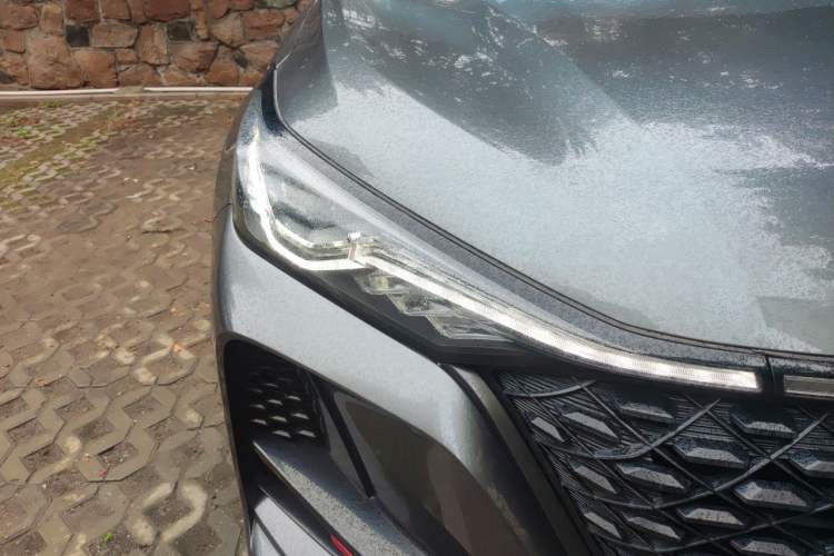 Used CHANGAN CS75 PLUS 2021 1.5T Automatic Luxury Version Right Front Headlight