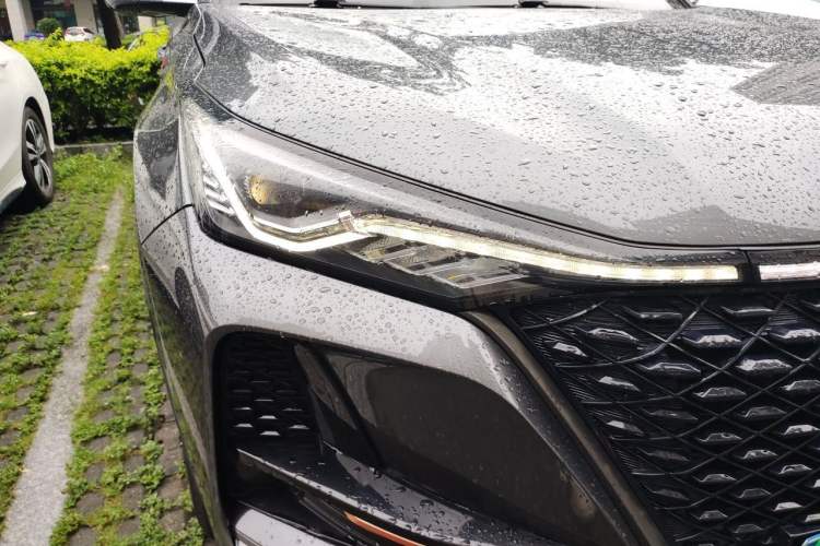 Used CHANGAN CS75 PLUS 2021 1.5T Automatic Prestige Model Right Front Headlight