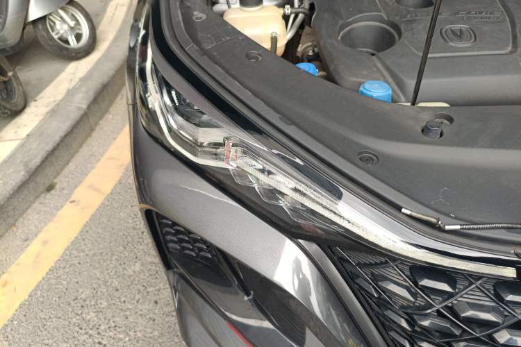 Used CHANGAN CS75 PLUS 2021 1.5T Automatic Luxury Version Right Front Headlight