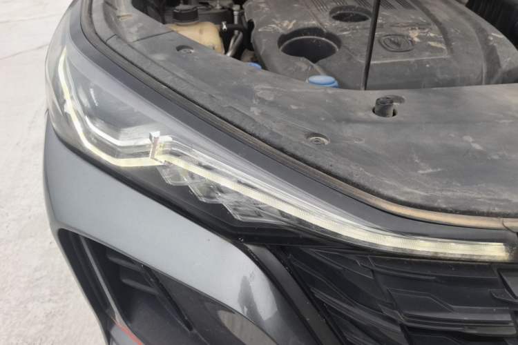 Used CHANGAN CS75 PLUS 2021 1.5T Automatic Luxury Version Right Front Headlight