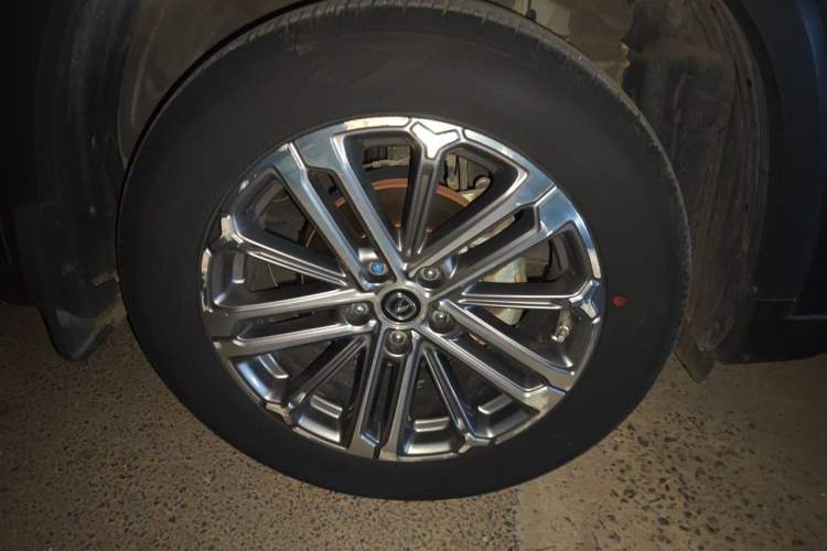 Used CHANGAN CS75 PLUS 2021 1.5T Automatic Prestige Model Right Front Wheel Hub