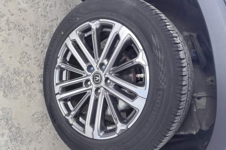 Used CHANGAN CS75 PLUS 2021 1.5T Automatic Prestige Model Right Front Wheel Hub
