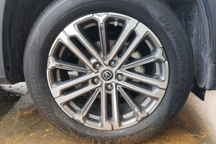 Used CHANGAN CS75 PLUS 2021 1.5T Automatic Luxury Version Right Front Wheel Hub