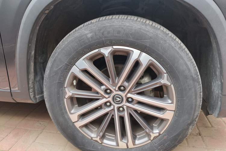 Used CHANGAN CS75 PLUS 2021 1.5T Automatic Luxury Version Right Front Wheel Hub