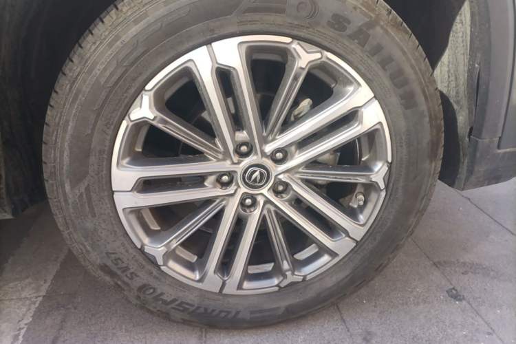Used CHANGAN CS75 PLUS 2021 1.5T Automatic Luxury Version Right Front Wheel Hub