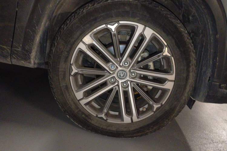 Used CHANGAN CS75 PLUS 2021 1.5T Automatic Luxury Version Right Front Wheel Hub