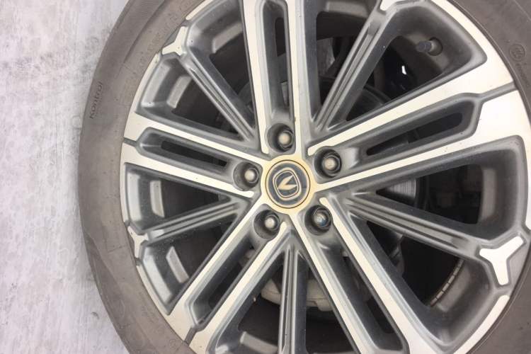 Used CHANGAN CS75 PLUS 2021 1.5T Automatic Luxury Version Right Front Wheel Hub