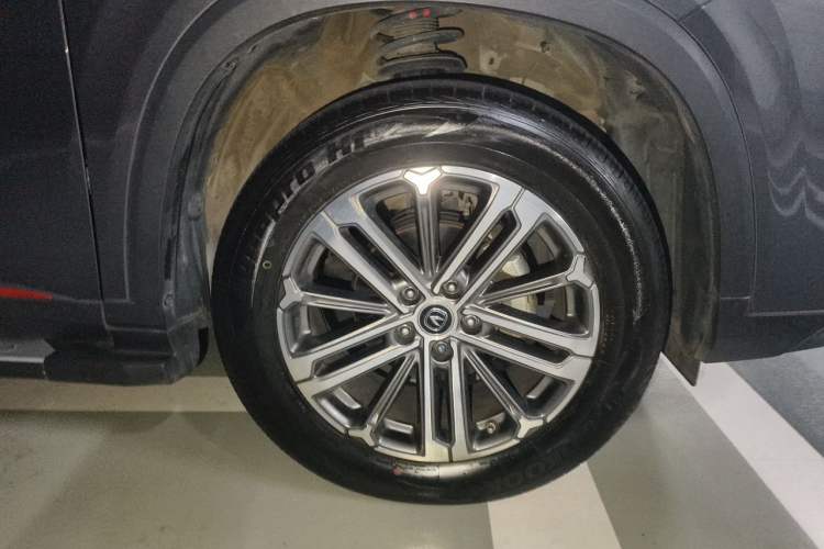 Used CHANGAN CS75 PLUS 2021 1.5T Automatic Luxury Version Right Front Wheel Hub