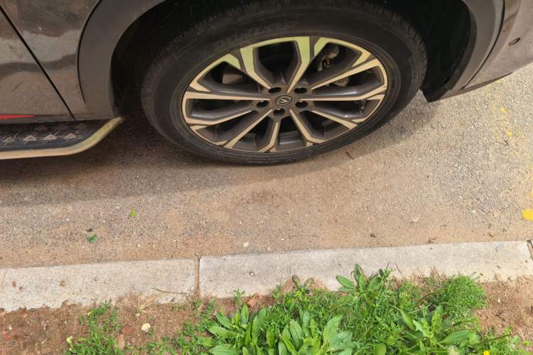 Used CHANGAN CS75 PLUS 2021 2.0T Automatic Flagship Edition Right Front Wheel Hub