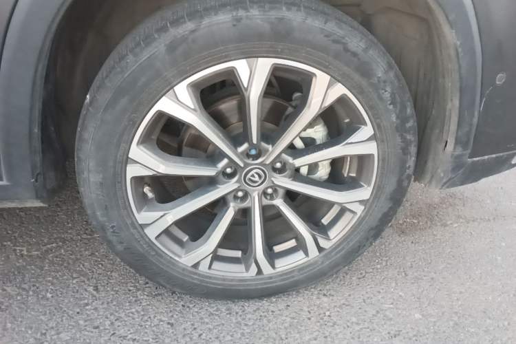 Used CHANGAN CS75 PLUS 2021 2.0T Automatic Flagship Edition Right Front Wheel Hub