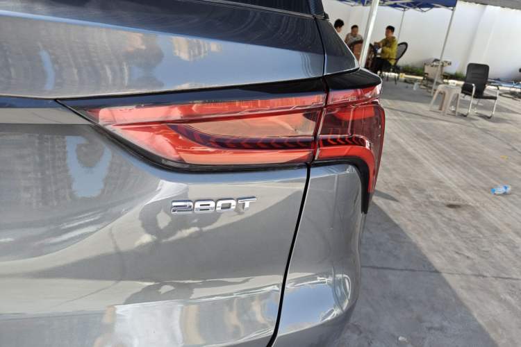 Used CHANGAN CS75 PLUS 2021 1.5T Automatic Luxury Version Right Rear Taillight