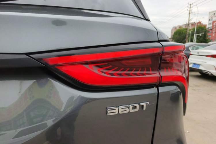 Used CHANGAN CS75 PLUS 2021 2.0T Automatic Flagship Edition Right Rear Taillight