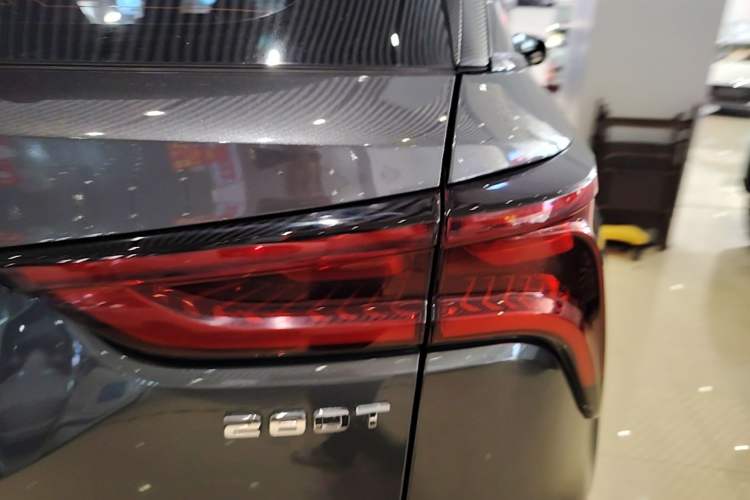Used CHANGAN CS75 PLUS 2021 1.5T Automatic Luxury Version Right Rear Taillight