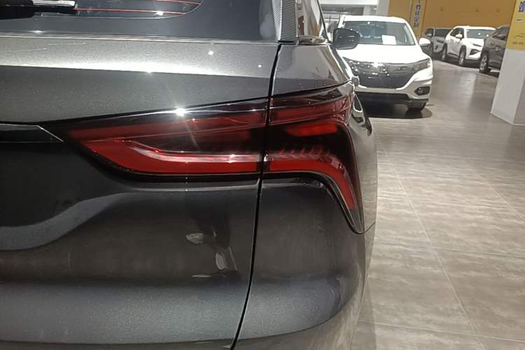 Used CHANGAN CS75 PLUS 2021 1.5T Automatic Luxury Version Right Rear Taillight