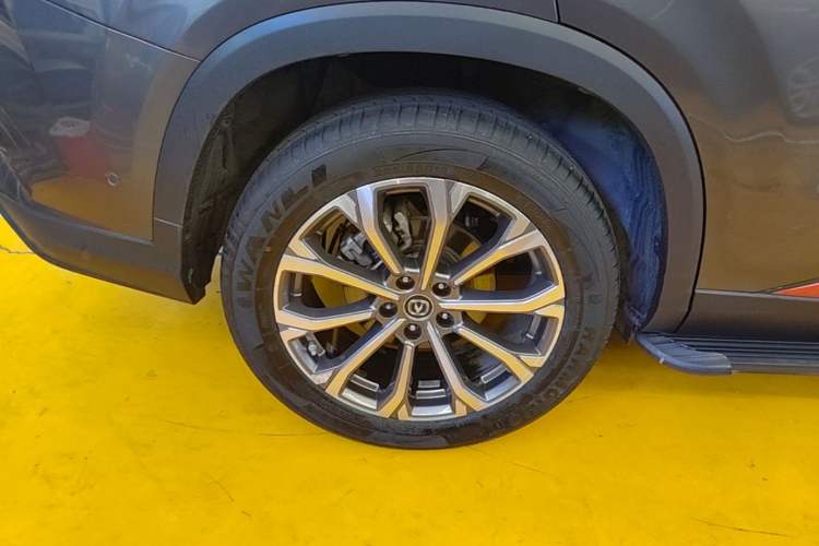 Used CHANGAN CS75 PLUS 2021 2.0T Automatic Flagship Edition Right Rear Wheel Hub