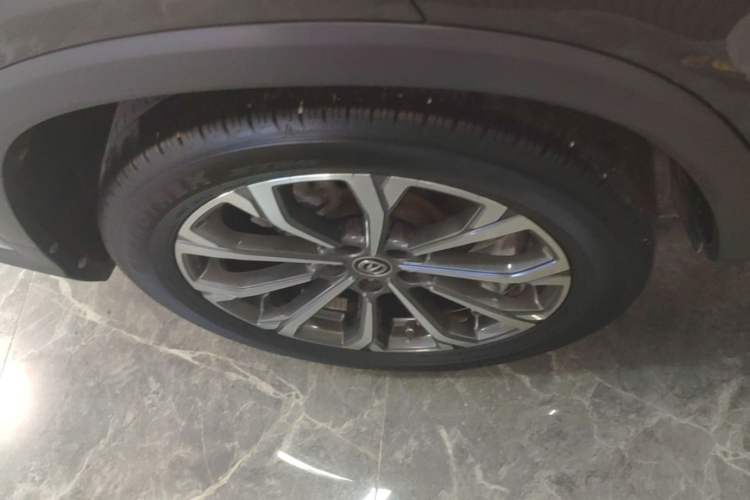 Used CHANGAN CS75 PLUS 2021 2.0T Automatic Flagship Edition Right Rear Wheel Hub
