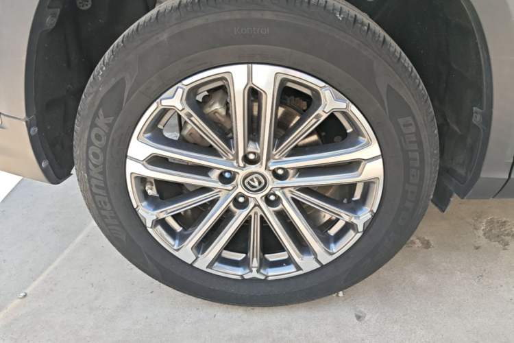 Used CHANGAN CS75 PLUS 2021 1.5T Automatic Prestige Model Right Rear Wheel Hub